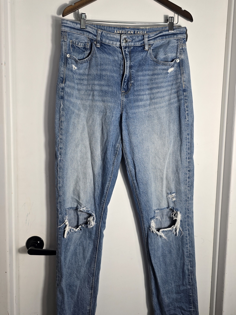 American Eagle Outfitters Women's Light Wash Ripped Skinny Jeans
